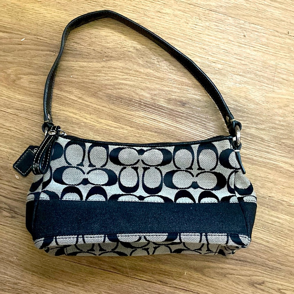 Small coach handbag, great condition, inside pocket, black with grey details